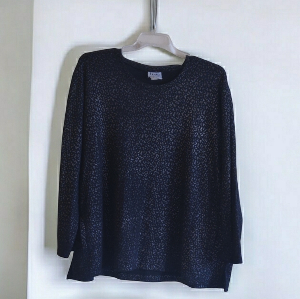 Black and Silver 2x Plus Cheetah top